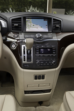 2013_nissan_quest_19.jpg